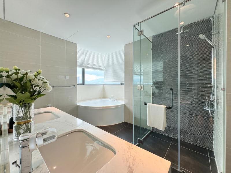 Kondominium untuk Dijual di Cappella Embassy - Eugene So - Bathroom - PropertyGuru.com.my