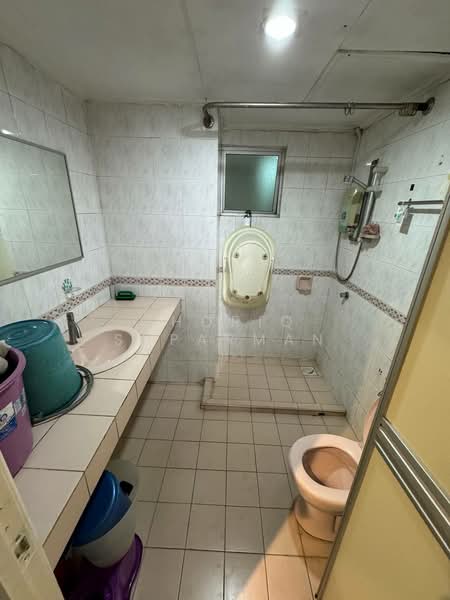 Kondominium untuk Dijual di Villa Lagenda - Thoriq Suparman - Bathroom - PropertyGuru.com.my