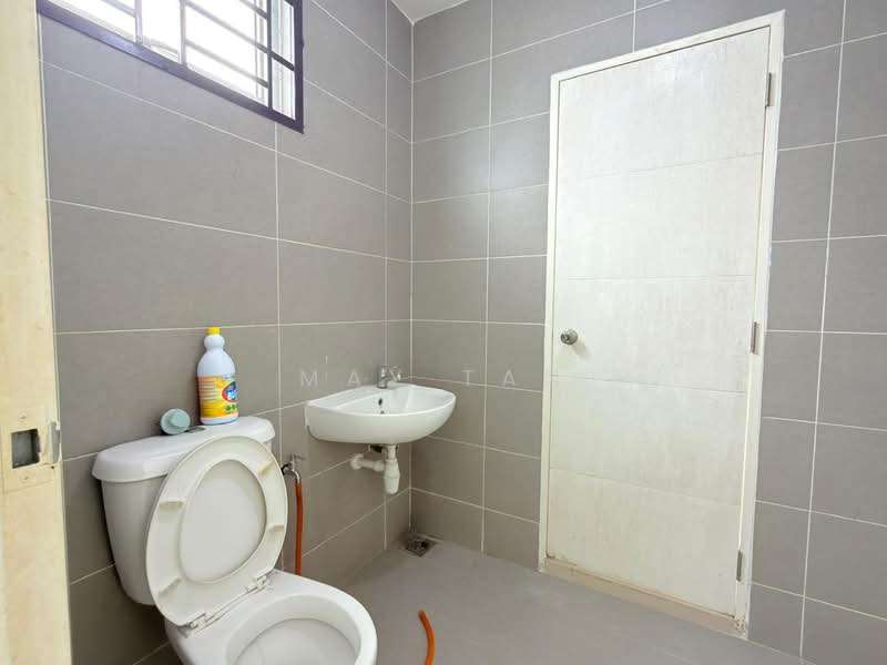 2-storey Terraced House for Sale in Bandar Seri Impian (Kluang) - May Tan - Bathroom - PropertyGuru.com.my