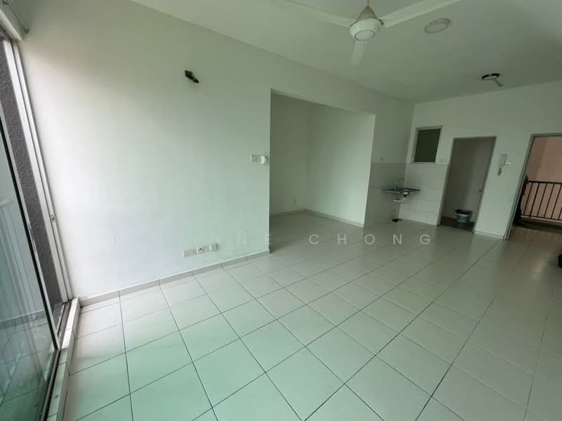 Servis Apartment untuk Disewa di The Zizz @ Damansara North - Pauline Chong - Living Room - PropertyGuru.com.my