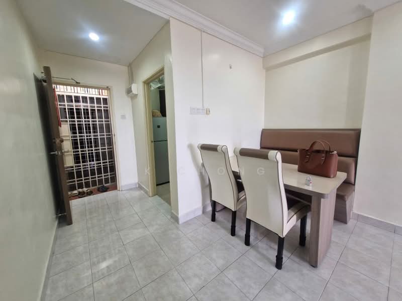 Apartment for Rent at Bayu Puteri 2 - VK Chong - Dining Room - PropertyGuru.com.my