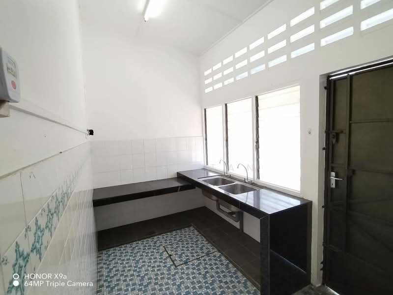 Rumah Teres 1 Tingkat untuk Dijual di Ipoh Garden (Ipoh) - Jeff Tan - Kitchen - PropertyGuru.com.my