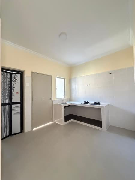 2-storey Terraced House for Sale in Rawang Perdana 2 (Rawang) - Tiffany Yang - Kitchen - PropertyGuru.com.my