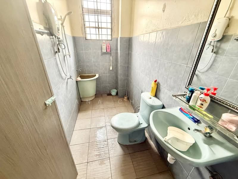 Bungalow for Sale in Seksyen 14 (Petaling Jaya) - Nana Cheah - Bathroom - PropertyGuru.com.my