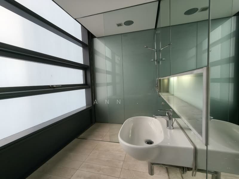 Kondominium untuk Dijual di Condominium @ The Troika - Ann . - Bathroom - PropertyGuru.com.my