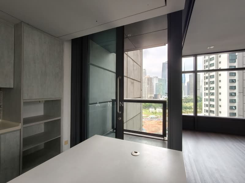 Kondominium untuk Dijual di Condominium @ The Troika - Ann . - Balcony - PropertyGuru.com.my