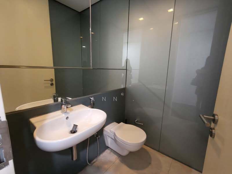 Kondominium untuk Dijual di Condominium @ The Troika - Ann . - Bathroom - PropertyGuru.com.my