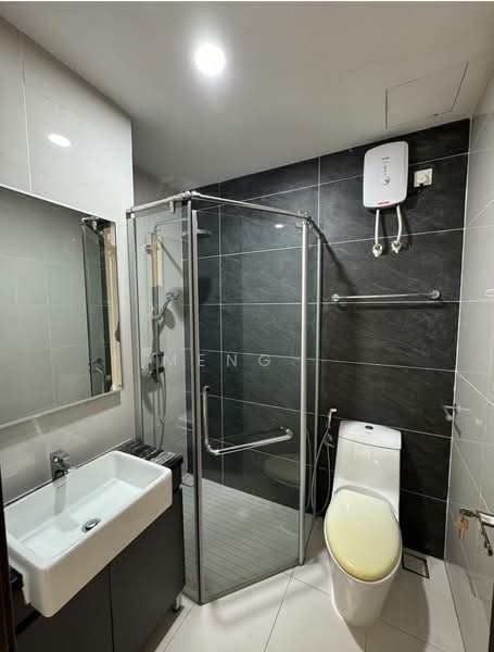 Kondominium untuk Disewa di Bay Point @ Country Garden Danga Bay - Meng . - Bathroom - PropertyGuru.com.my