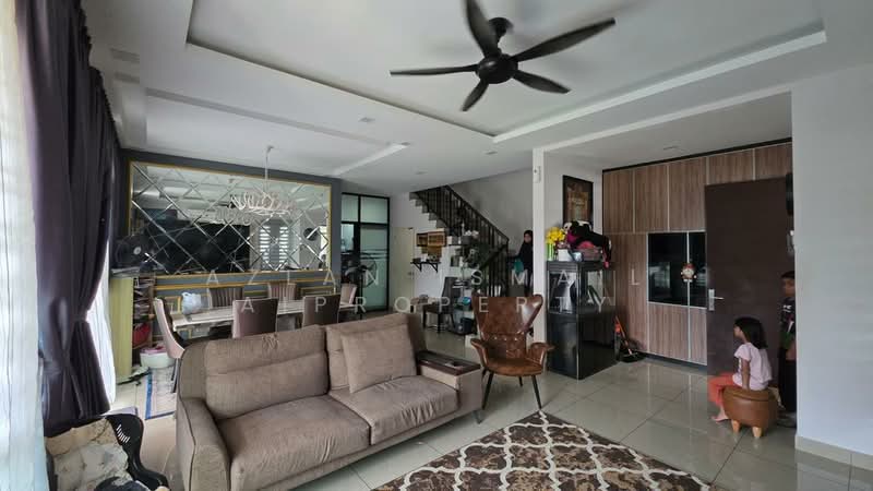 Cluster House for Sale in Johor Bahru (Johor) - Azlan Ismail aiproperty - Living Room - PropertyGuru.com.my