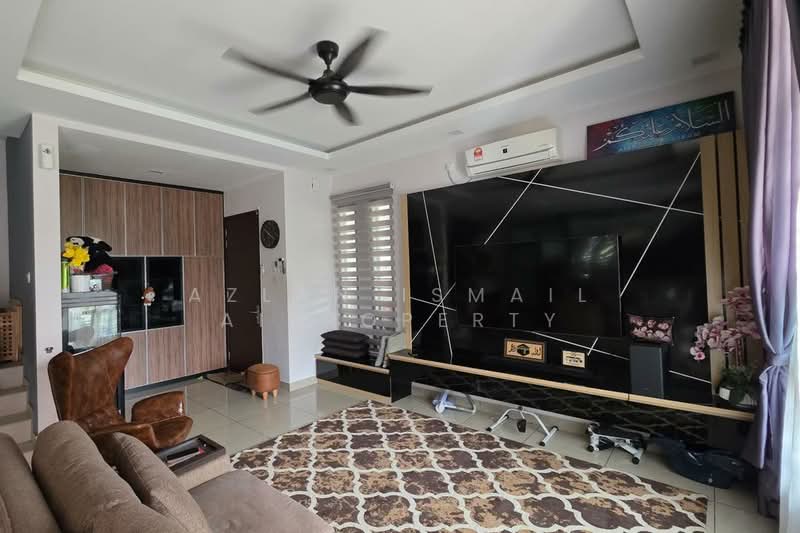 Cluster House for Sale in Johor Bahru (Johor) - Azlan Ismail aiproperty - Living Room - PropertyGuru.com.my