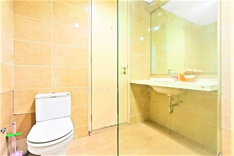 Kondominium untuk Disewa di Menara Bintang Goldhill - Tabber Tan - Bathroom - PropertyGuru.com.my