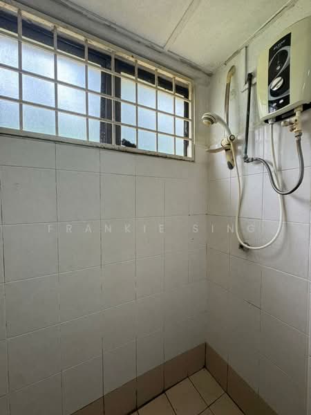 Pangsapuri untuk Dijual di Ixora - Frankie Sing - Bathroom - PropertyGuru.com.my