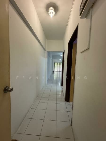 Pangsapuri untuk Dijual di Ixora - Frankie Sing - Corridor - PropertyGuru.com.my