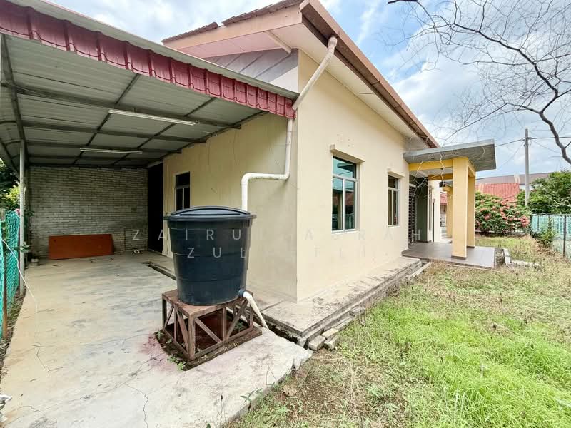 Semi-Detached House for Sale in Sepang (Selangor) - Zairul Asrah Zulkefli - Exterior - PropertyGuru.com.my