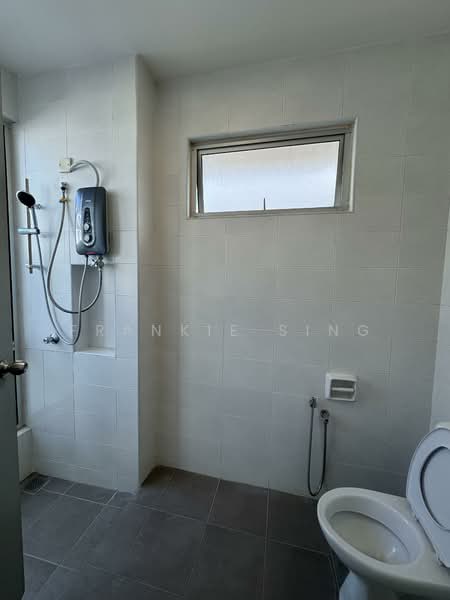 Rumah Berkembar untuk Disewa di Rawang (Selangor) - Frankie Sing - Bathroom - PropertyGuru.com.my
