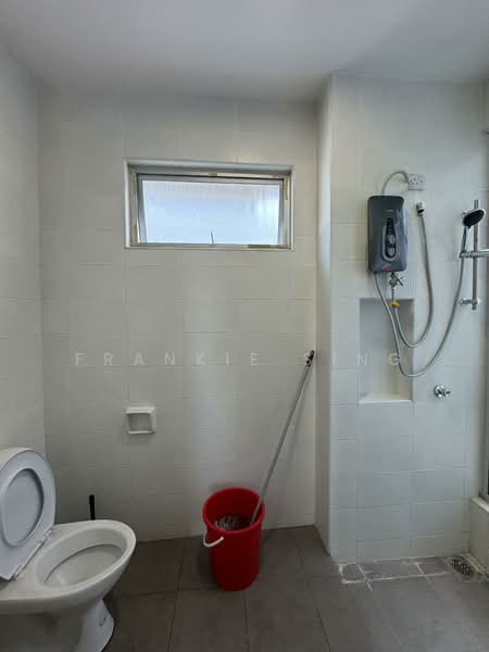 Rumah Berkembar untuk Disewa di Rawang (Selangor) - Frankie Sing - Bathroom - PropertyGuru.com.my