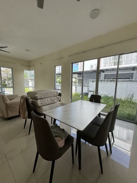 Rumah Berkembar untuk Disewa di Rawang (Selangor) - Frankie Sing - Living Room - PropertyGuru.com.my