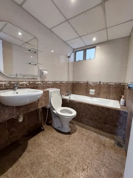 Condominium for Rent at Villa Makmur - Adi Zulkarnaen - Bathroom - PropertyGuru.com.my