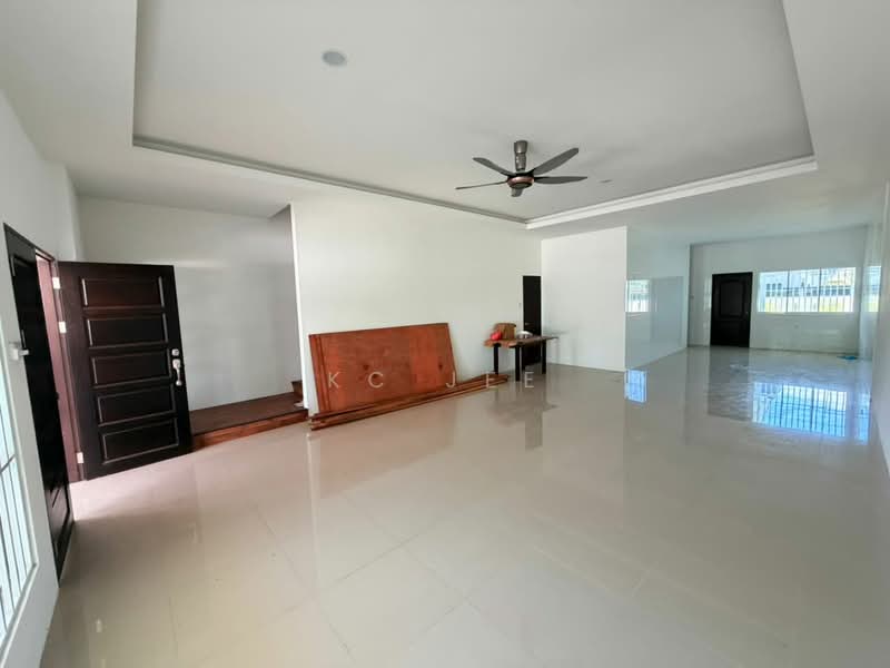 2-storey Terraced House for Rent in Kuching (Sarawak) - KC Jee - Living Room - PropertyGuru.com.my