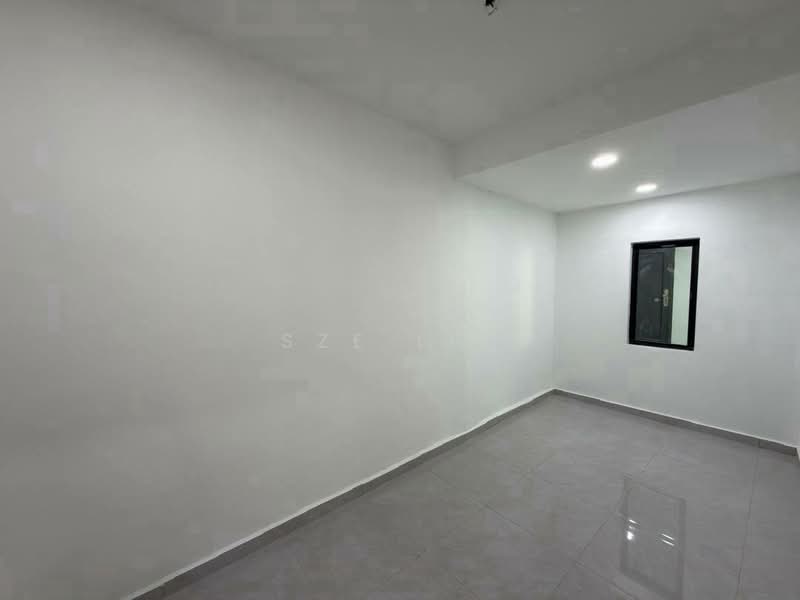 2-storey Terraced House for Sale in Taman Molek (Johor Bahru) - Sze Lee - PropertyGuru.com.my