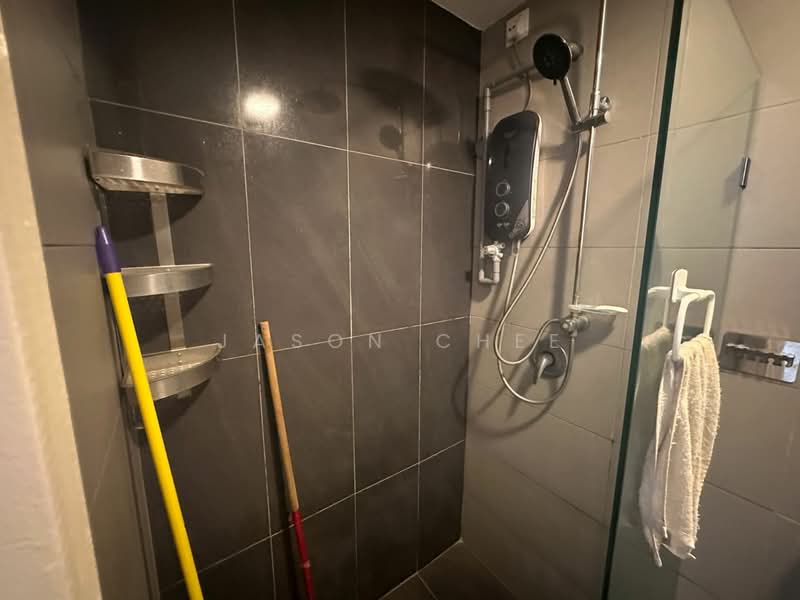Servis Apartment untuk Disewa di Avenue D'Vogue - Jason Chee - Bathroom - PropertyGuru.com.my
