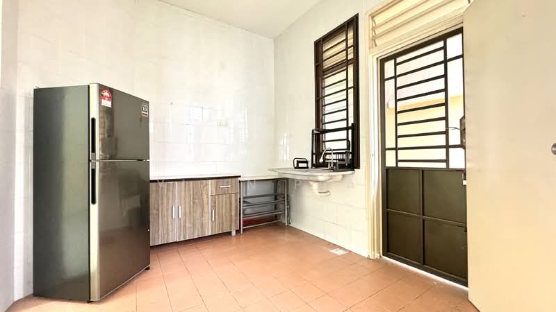 1-storey Terraced House for Sale in Austin Crest (Johor Bahru) - Yi En Puah - Kitchen - PropertyGuru.com.my