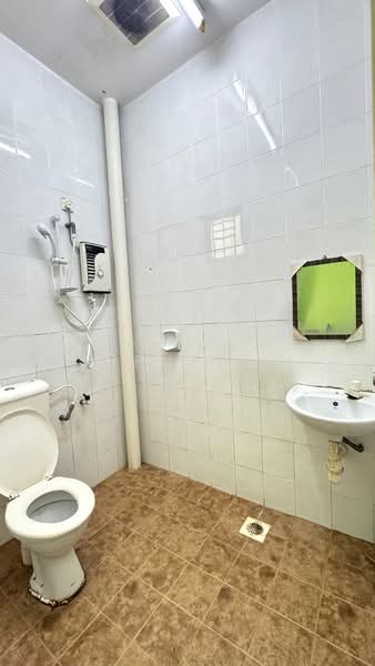1-storey Terraced House for Sale in Austin Crest (Johor Bahru) - Yi En Puah - Bathroom - PropertyGuru.com.my