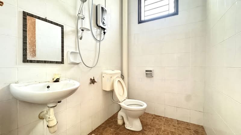 1-storey Terraced House for Sale in Austin Crest (Johor Bahru) - Yi En Puah - Bathroom - PropertyGuru.com.my