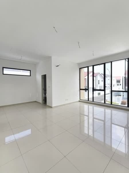 Rumah Teres untuk Dijual di Taman Desa Tebrau (Tebrau) - Tim Chong - Living Room - PropertyGuru.com.my
