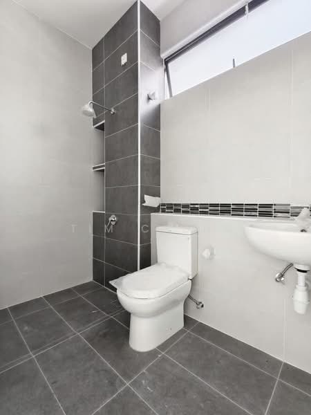 Rumah Teres untuk Dijual di Taman Desa Tebrau (Tebrau) - Tim Chong - Bathroom - PropertyGuru.com.my