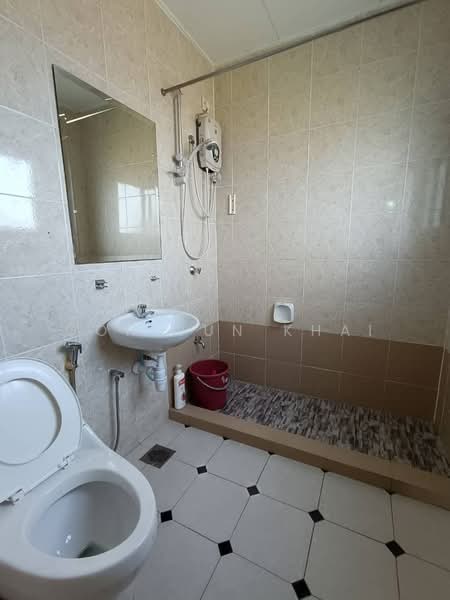 Condominium for Rent at A'famosa D'Savoy - Goh Jun Khai - Bathroom - PropertyGuru.com.my