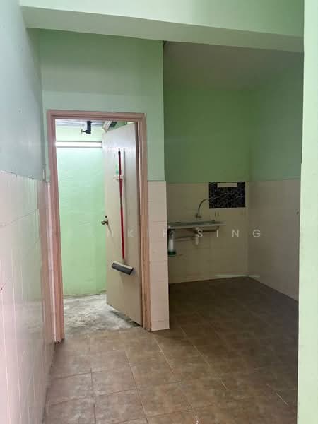 Pangsapuri untuk Dijual di Pangsapuri Taman Bukit Rawang Putra - Frankie Sing - Kitchen - PropertyGuru.com.my