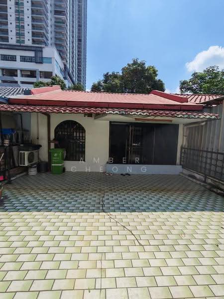 1-storey Terraced House for Sale in Sungai Besi (Kuala Lumpur) - Amber Cheong - Exterior - PropertyGuru.com.my