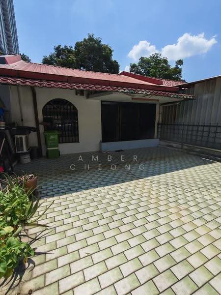 1-storey Terraced House for Sale in Sungai Besi (Kuala Lumpur) - Amber Cheong - Exterior - PropertyGuru.com.my