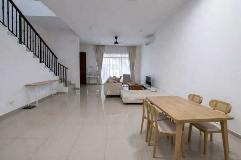 2-storey Terraced House for Sale in Cyber 10 (Cyberjaya) - Masnizah Arifin - Living Room - PropertyGuru.com.my