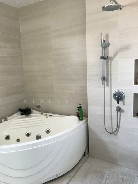 Bungalow for Sale in Minden Heights (Gelugor) - Stanley Saw - Bathroom - PropertyGuru.com.my