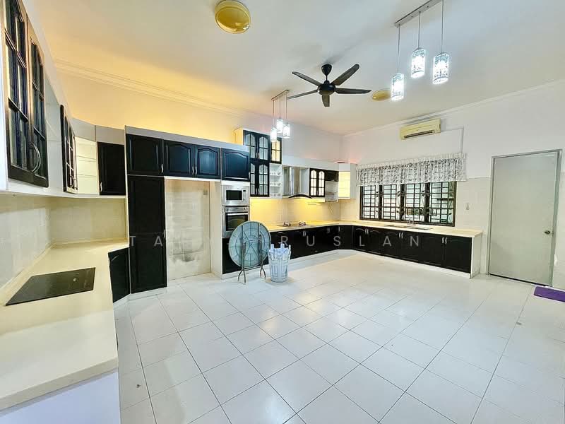 Semi-Detached House for Sale in Bandar Nusaputra (Puchong) - Tasya Ruslan - Kitchen - PropertyGuru.com.my