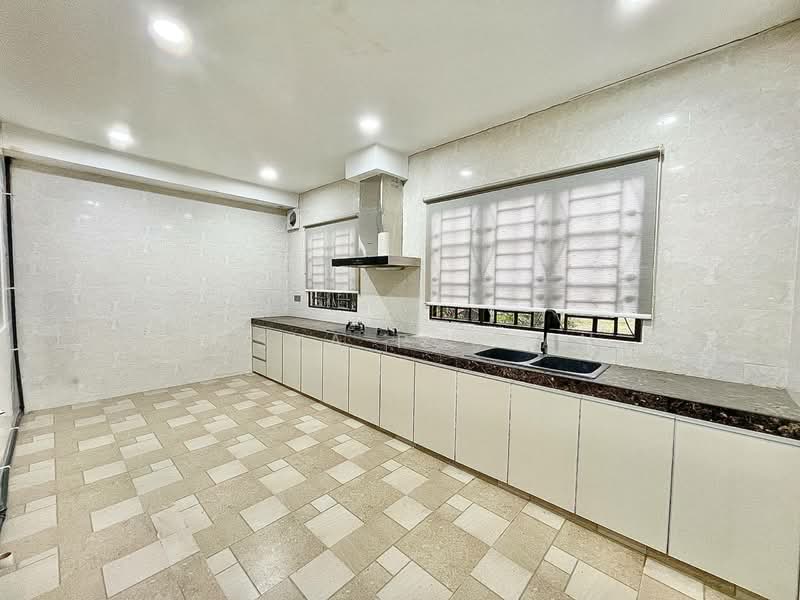Semi-Detached House for Sale in Bandar Nusaputra (Puchong) - Tasya Ruslan - Kitchen - PropertyGuru.com.my