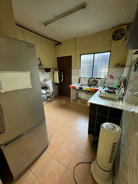 1-storey Terraced House for Rent in Petaling Jaya (Selangor) - Loh KC - Kitchen - PropertyGuru.com.my