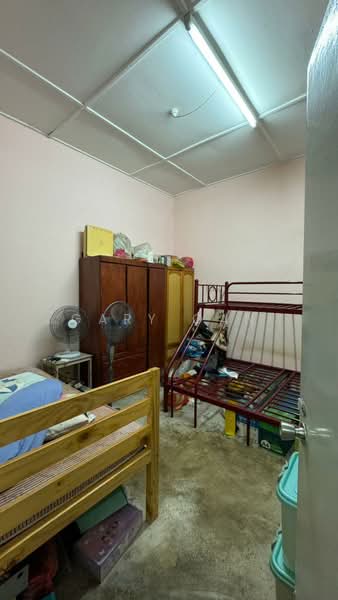 1-storey Terraced House for Sale in Taman Ehsan (Kepong) - Gary Gan - Bedroom - PropertyGuru.com.my