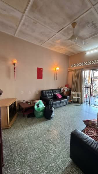 1-storey Terraced House for Sale in Taman Ehsan (Kepong) - Gary Gan - Living Room - PropertyGuru.com.my