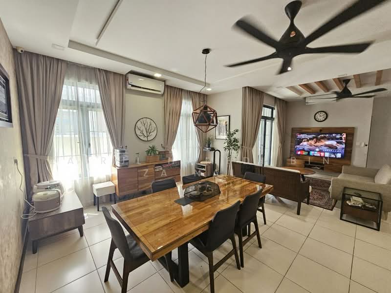 Rumah Teres 3 Tingkat untuk Dijual di Denai Alam (Shah Alam) - Zairul Hamedi Bin Zainal - Living Room - PropertyGuru.com.my