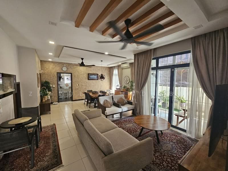Rumah Teres 3 Tingkat untuk Dijual di Denai Alam (Shah Alam) - Zairul Hamedi Bin Zainal - Living Room - PropertyGuru.com.my