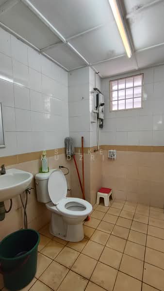Pangsapuri untuk Dijual di D'shire Villa - Ashiken Mudzrin - Bathroom - PropertyGuru.com.my