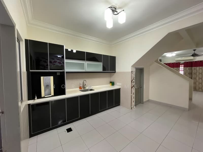 Rumah Teres untuk Dijual di Bangi (Selangor) - Norin Ramli - Kitchen - PropertyGuru.com.my