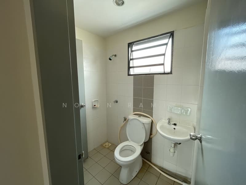 Rumah Teres untuk Dijual di Bangi (Selangor) - Norin Ramli - Bathroom - PropertyGuru.com.my