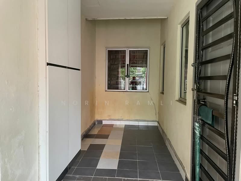 Rumah Teres untuk Dijual di Bangi (Selangor) - Norin Ramli - Entrance - PropertyGuru.com.my
