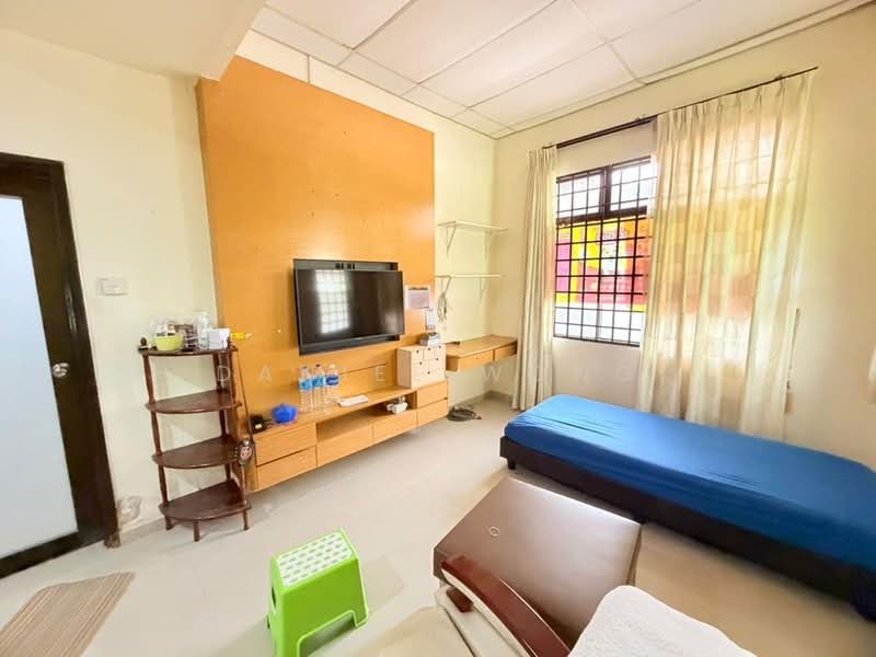 Semi-Detached House for Sale in Taman Perling (Perling) - Daniel Wong - Living Room - PropertyGuru.com.my