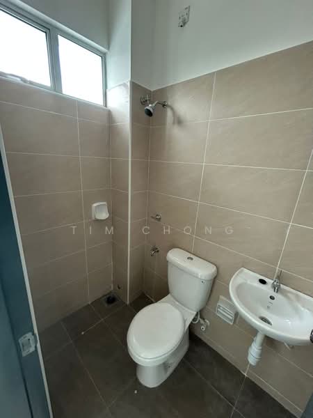 Rumah Teres 2 Tingkat untuk Dijual di Taman Dato Onn (Johor Bahru) - Tim Chong - Bathroom - PropertyGuru.com.my