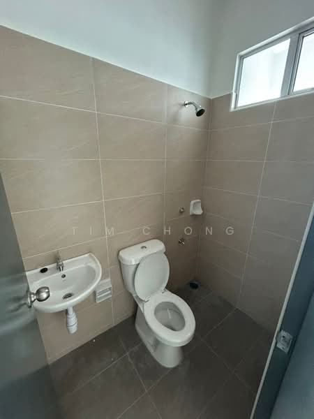 Rumah Teres 2 Tingkat untuk Dijual di Taman Dato Onn (Johor Bahru) - Tim Chong - Bathroom - PropertyGuru.com.my